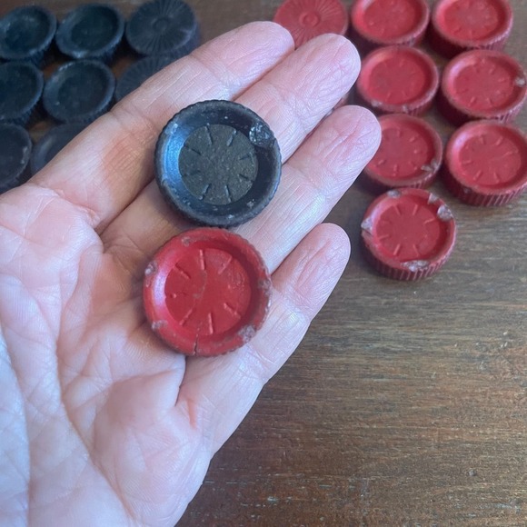 Vintage Checker Set 23 Ceramic Chalk Ship Red Black RARE - Picture 2 of 6